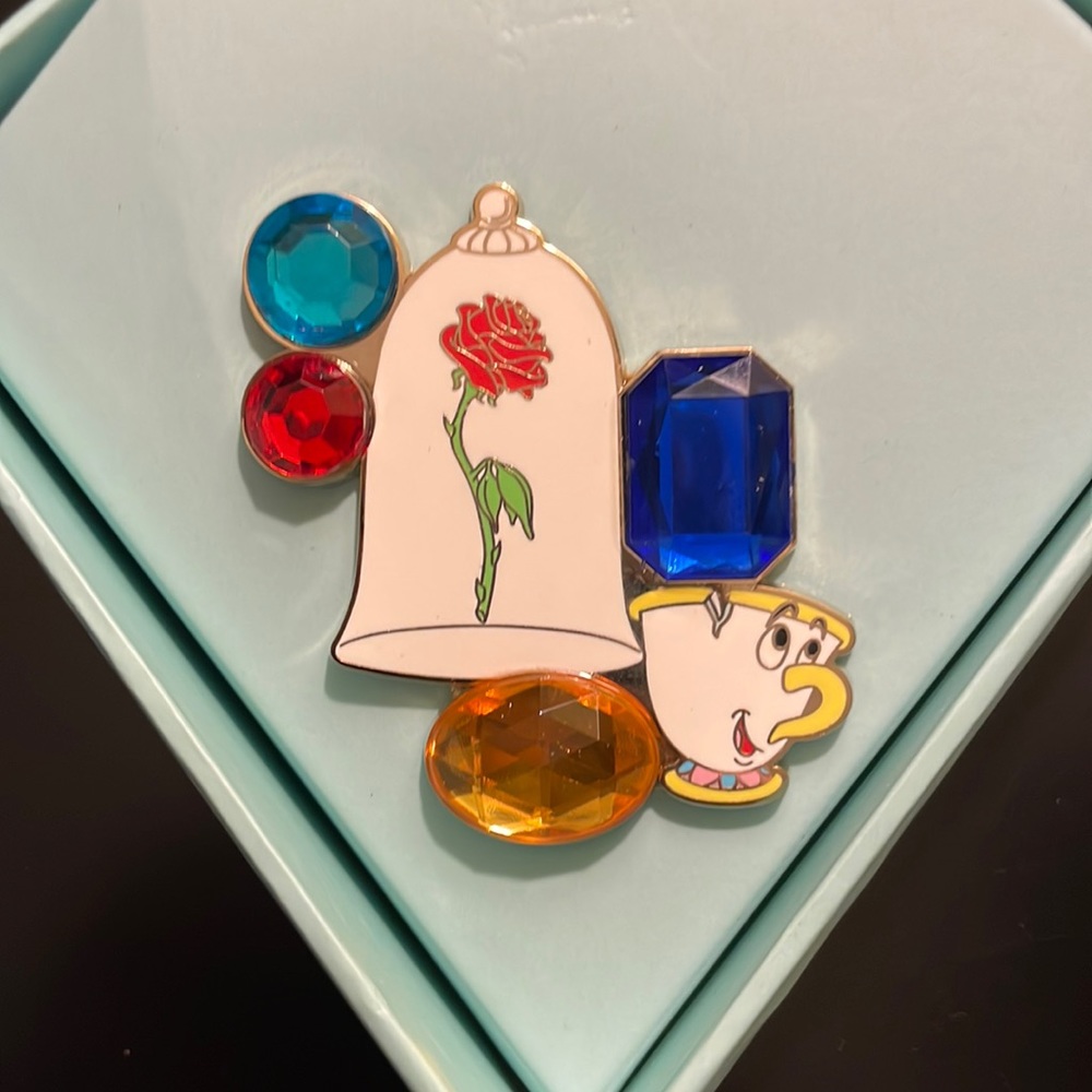 Limited Edition 1500 Beauty and the Beast Disney Pin